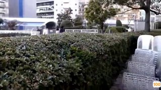 緊接性感外圍美女，拿出跳蛋震多毛騷穴，扭來扭去表情淫蕩，騎乘位打樁機，偷偷拔套插入…